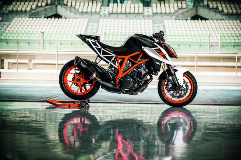 EICMA 2016:   KTM 1290 Super Duke R 2017